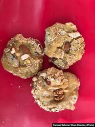 Sugarcane Jaggery with Dry Fruits ڈرائی فروٹ والا گڑ